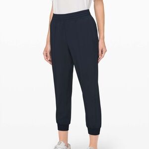 Lululemon Wanderer Cropped Jogger, Size 12, Navy